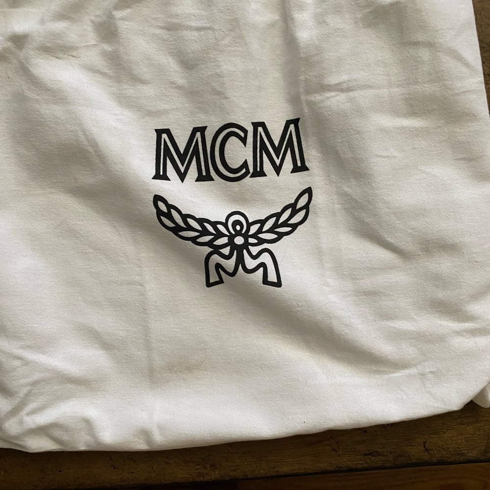 Purse - Picture 2 of 8